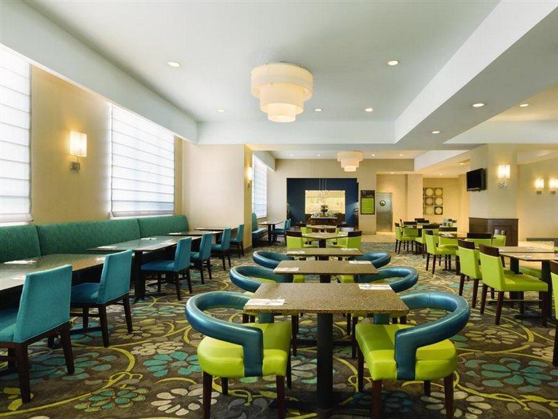 Hilton Garden Inn Worcester Exterior photo