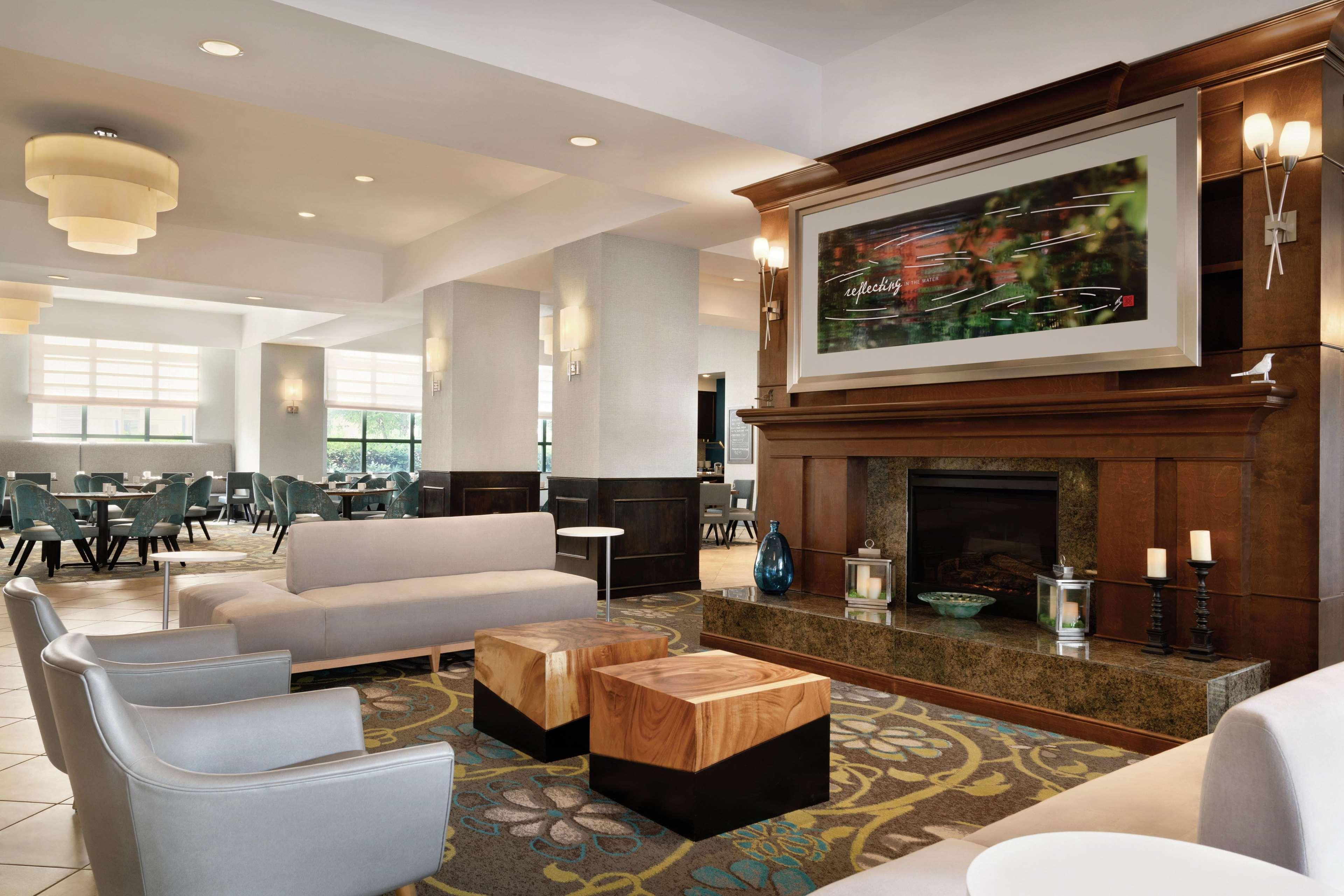 Hilton Garden Inn Worcester Exterior photo